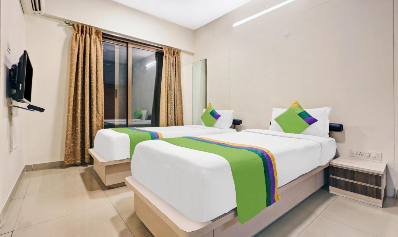 Treebo Trend Bandra Apartments Мумбаи Экстерьер фото